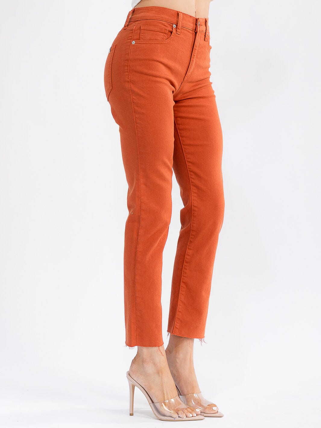 WOMEN'S BUTTON CLOSURE POCKETS RAW EDGE STRAIGHT LEG DENIM PANTS