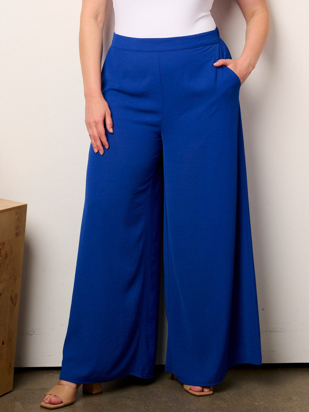PLUS SIZE ELASTIC WAIST POCKETS WIDE LEG PANTS