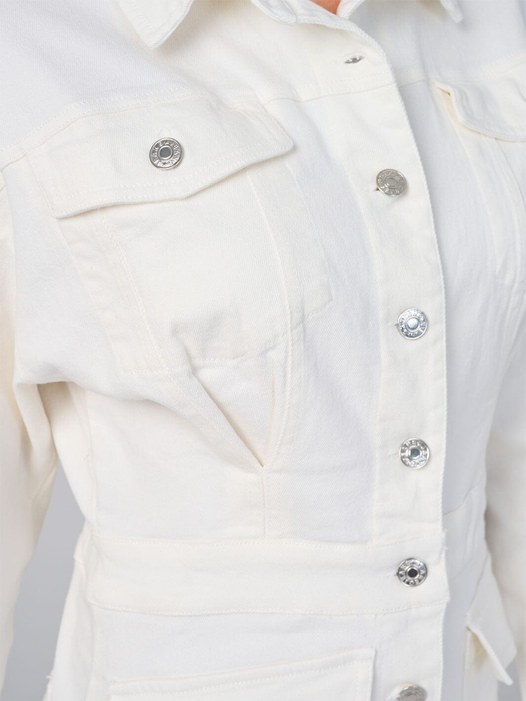 WOMEN'S LONG SLEEVE POCKETS BUTTON CLOSURE DENIM ROMPER