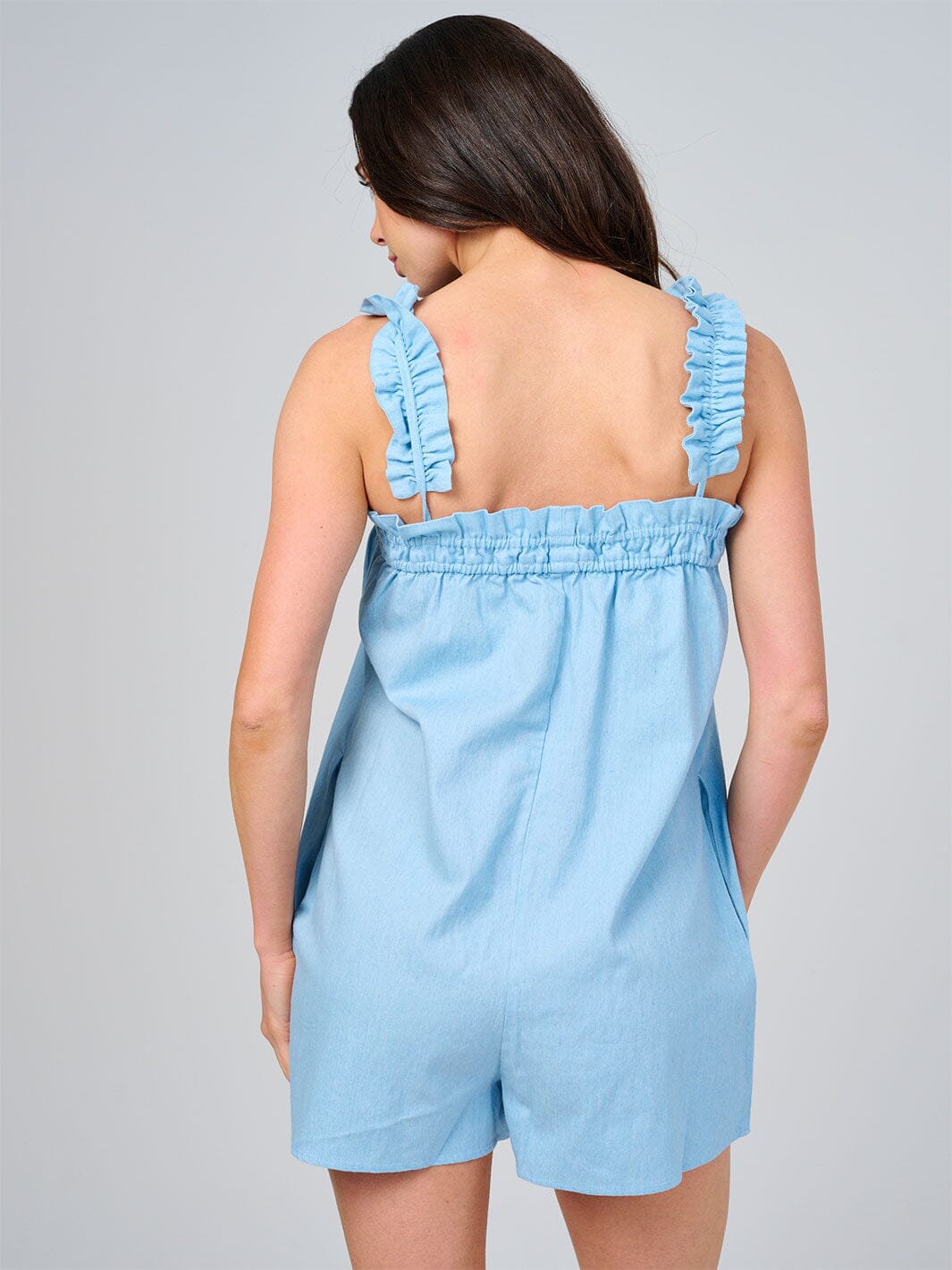 WOMEN'S SLEEVELESS FRONT POCKETS CHAMBRAY ROMPER