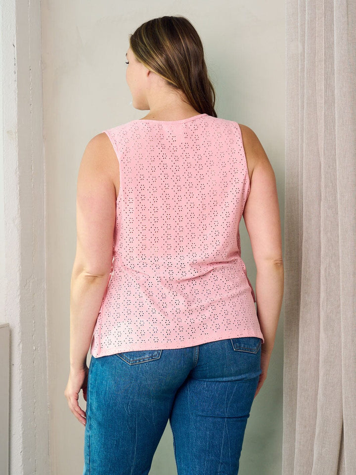 PLUS SIZE SLEEVELESS RUFFLE EYELET DETAILED TANK TOP