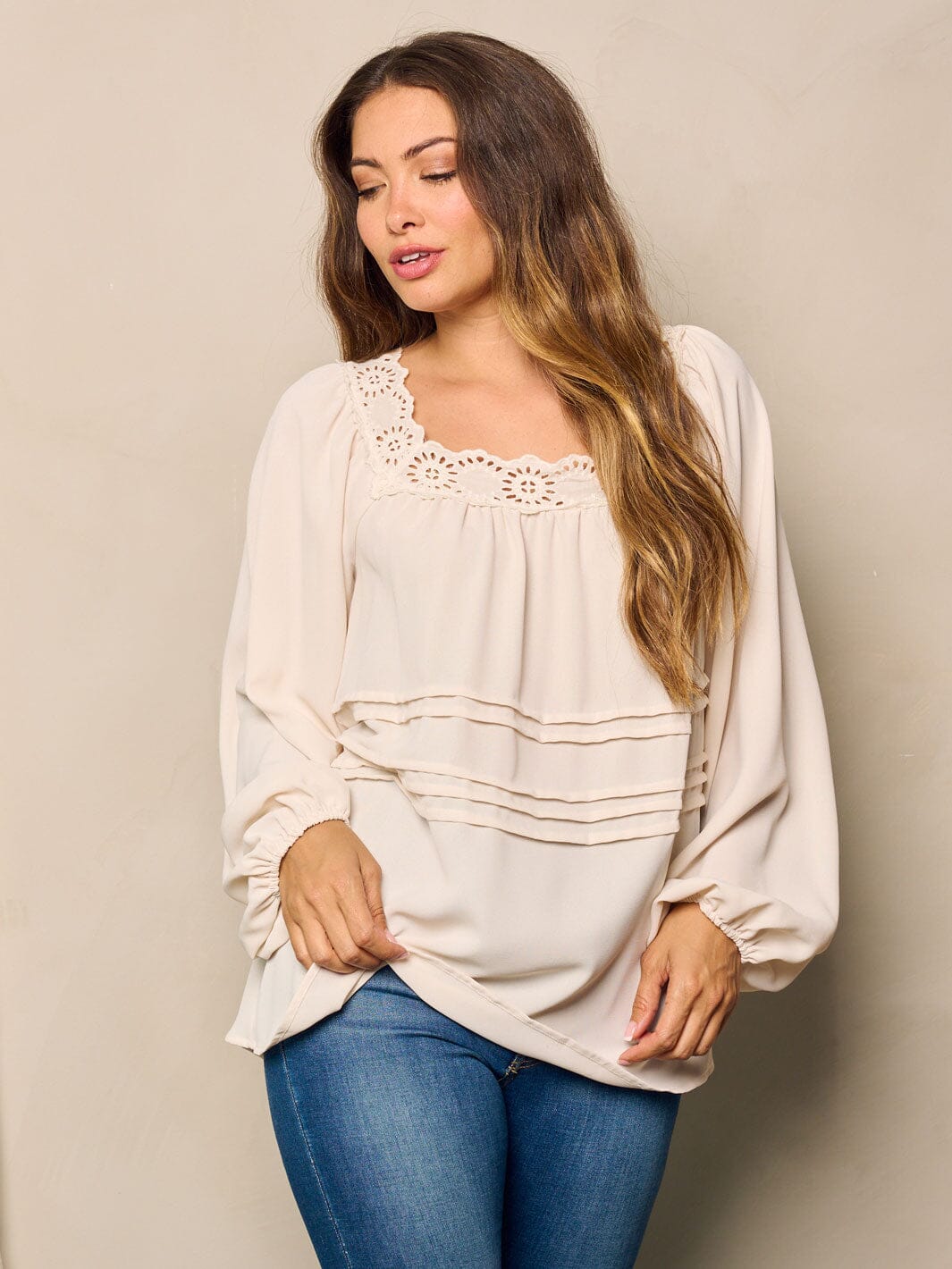 WOMEN'S LONG BALLON SLEEVE EYELET DEYAILED TUNIC BLOUSE TOP