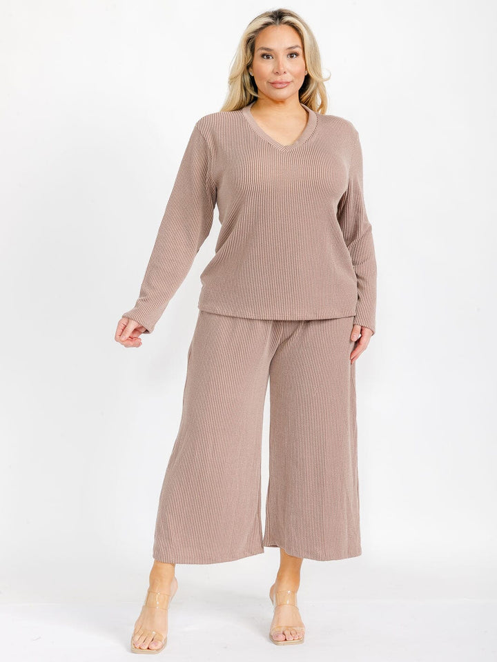 PLUS SIZE LONG SLEEVE TOP & ELASTIC WAIST CROP PANTS RIBBED 2PC. SET