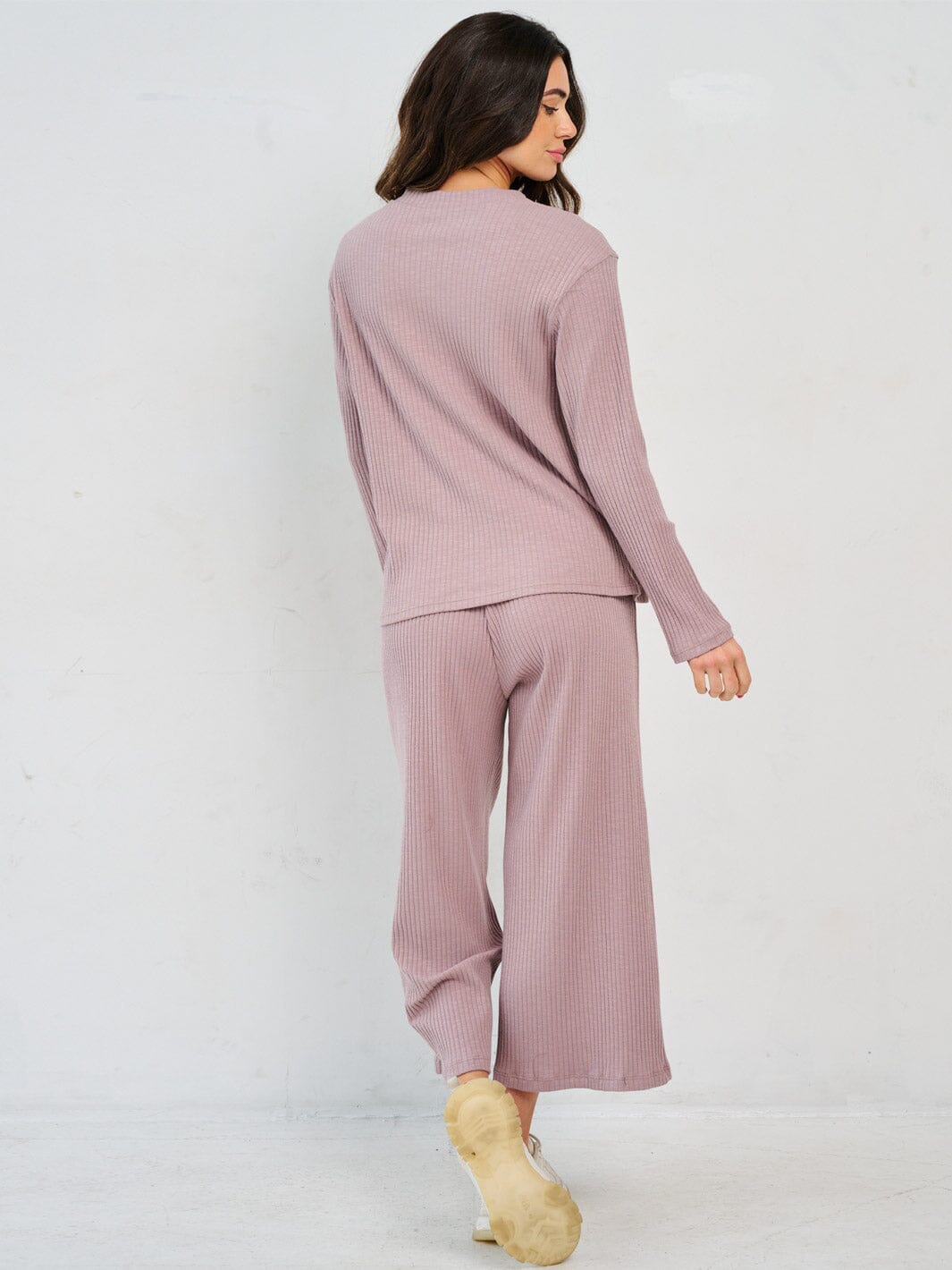 WOMEN'S LONG SLEEVE TOP & ELASTIC WAIST CROP PANTS RIBBED 2PC. SET