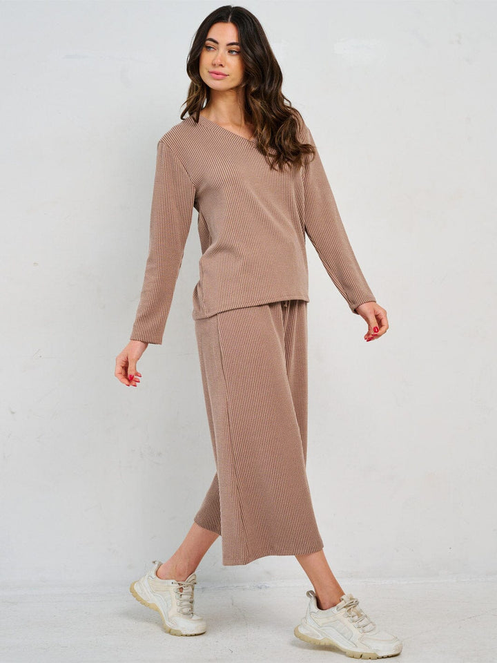 WOMEN'S LONG SLEEVE TOP & ELASTIC WAIST CROP PANTS RIBBED 2PC. SET