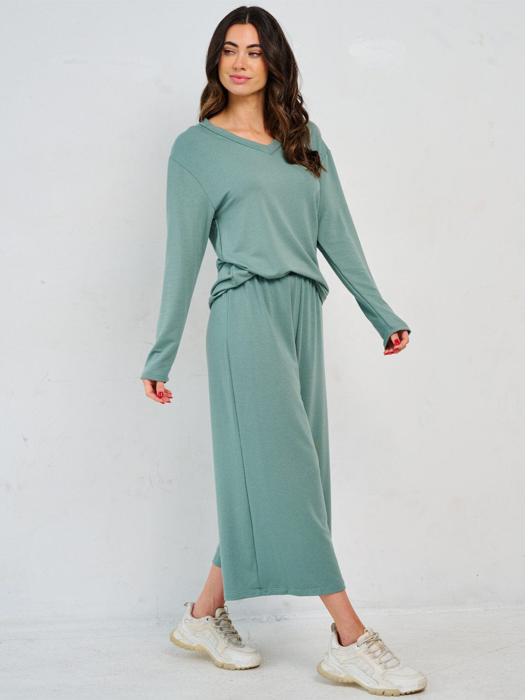 WOMEN'S LONG SLEEVE TOP & ELASTIC WAIST CROP PANTS SOLID 2PC. SET