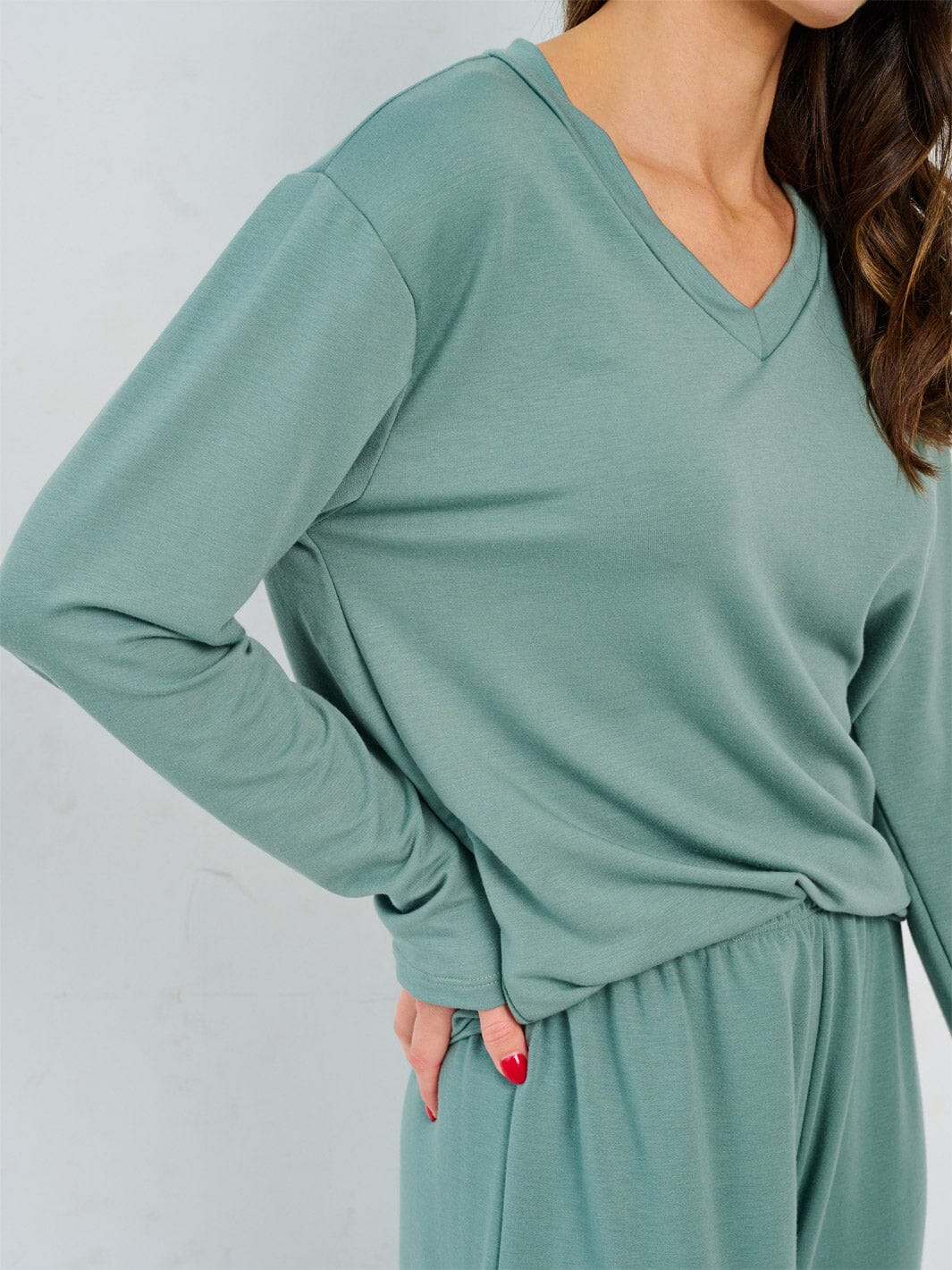 WOMEN'S LONG SLEEVE TOP & ELASTIC WAIST CROP PANTS SOLID 2PC. SET