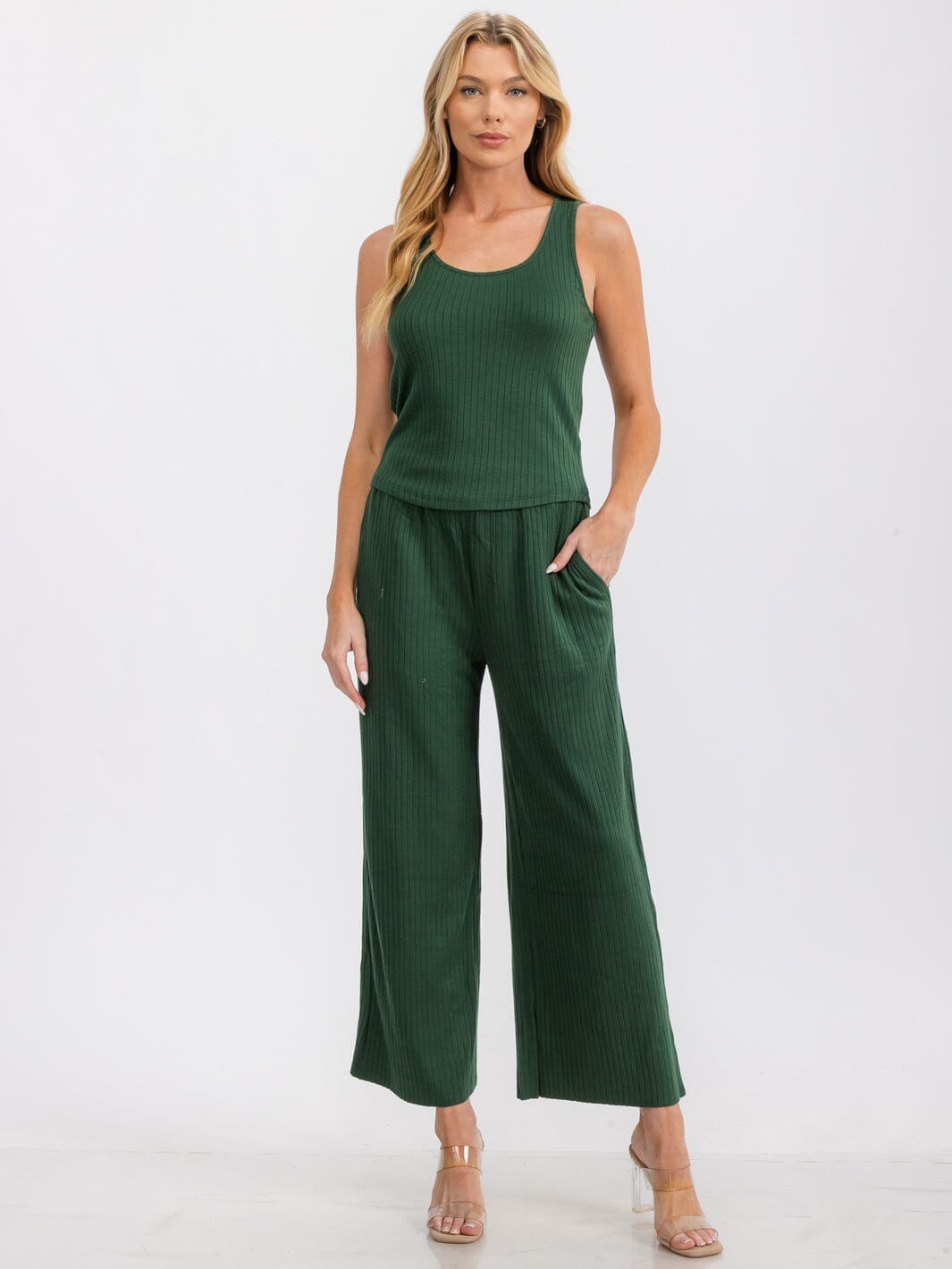 WOMEN'S SLEEVELESS RIBBED TANK TOP