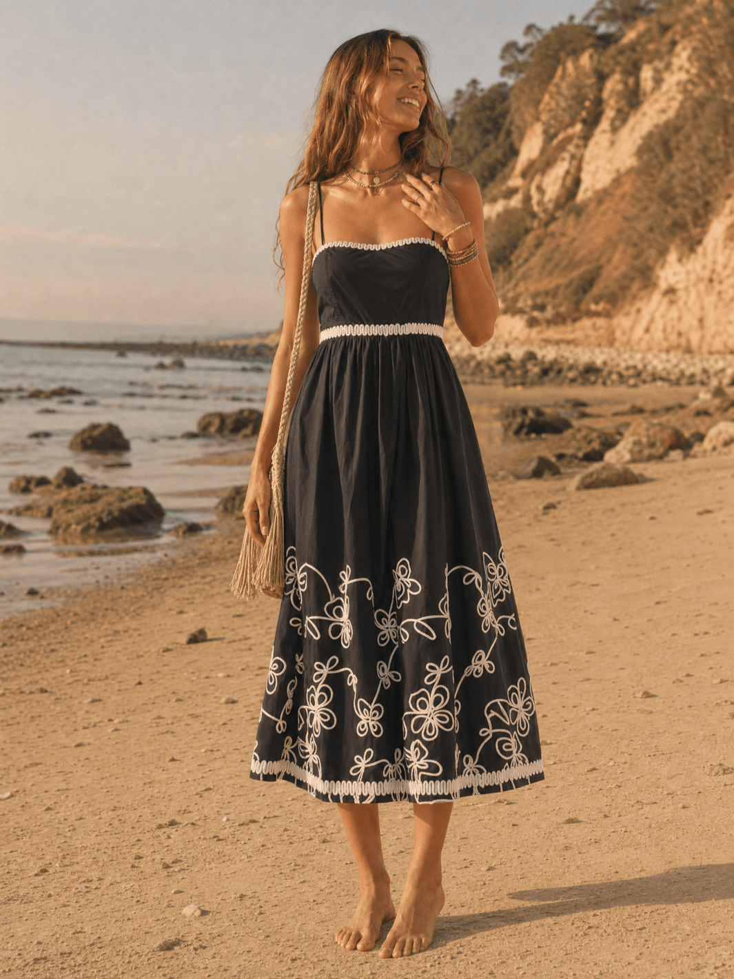 WOMEN'S SLEEVELESS FRONT POCKETS OPEN BACK STITCHED DETAILED MAXI DRESS
