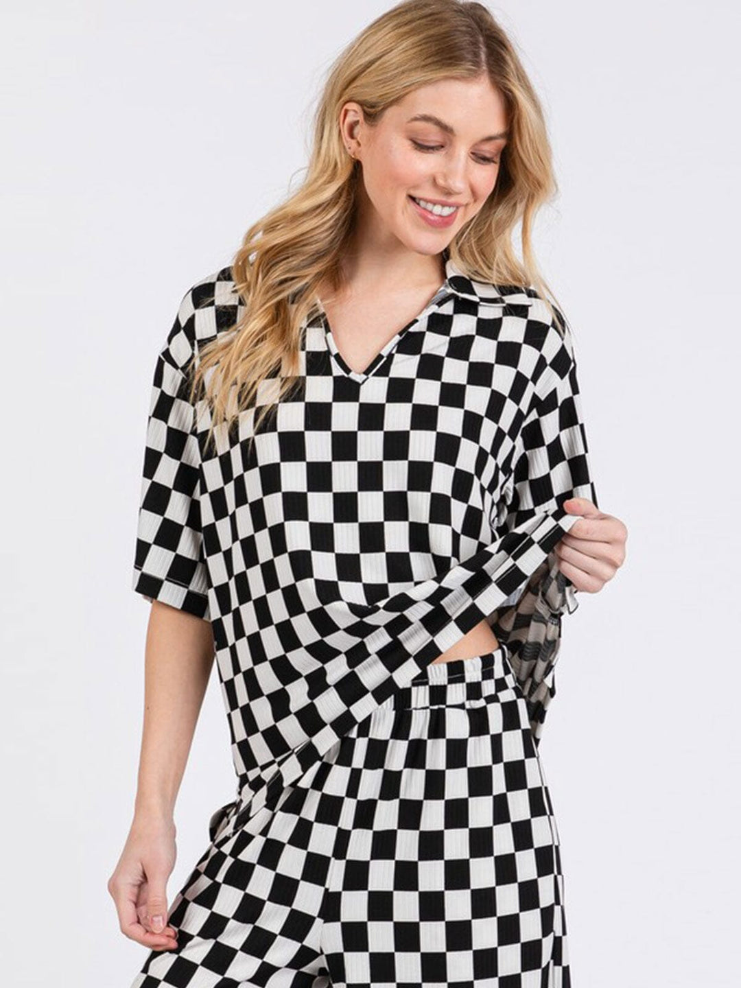 WOMEN'S SHORT SLEEVE TOP & ELASTIC WAIST PANTS CHECKER PRINT 2PC. SET