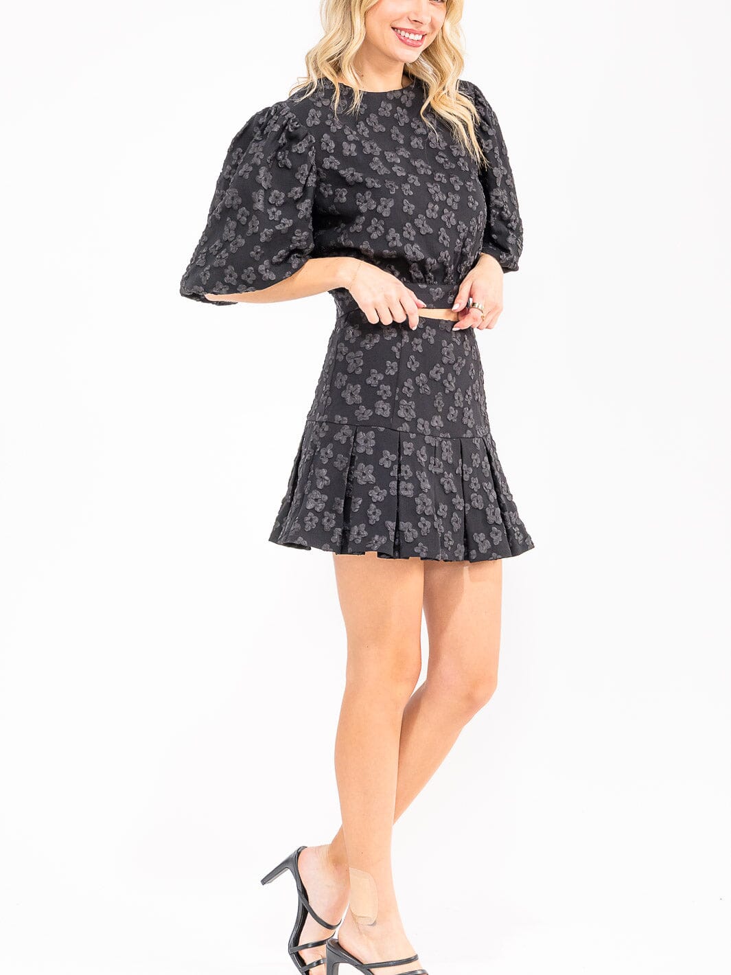 WOMEN'S SHORT PUFF SLEEVE TOP & ZIP UP FLARE MINI SKIRT FLORAL DETAILED 2PC. SET