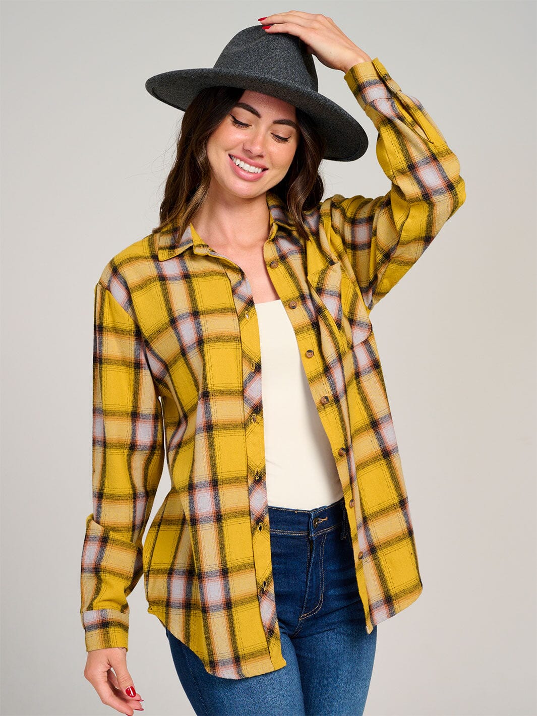 WOMEN'S LONG SLEEVE FRONT POCKET BUTTON UP PLAID SHIRT