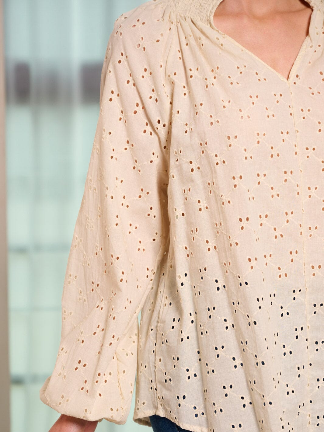 WOMEN'S LONG SLEEVE V-NECK EYELET BLOUSE TOP