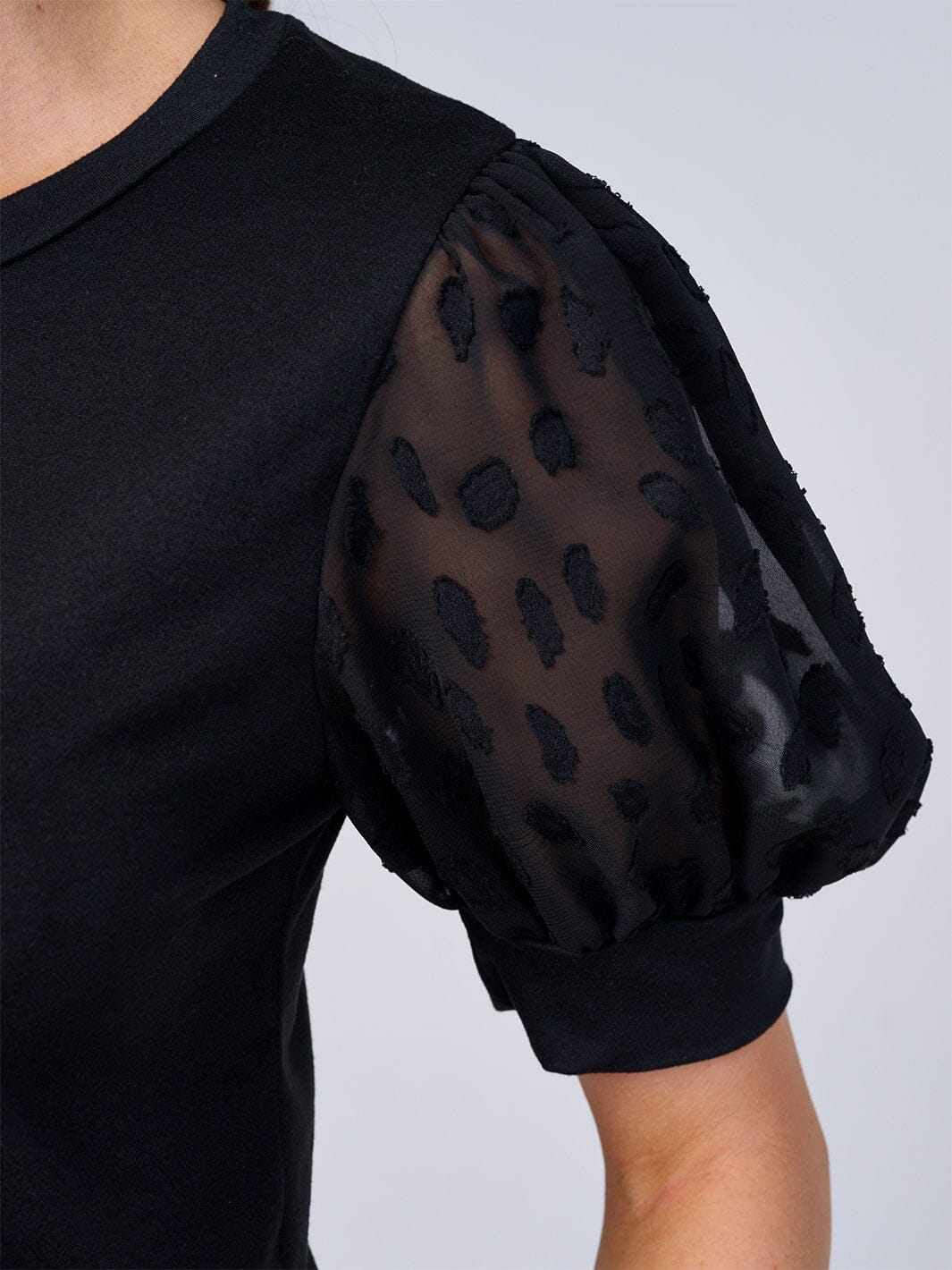 WOMEN'S SHORT MESH SLEEVES SOLID BLOUSE