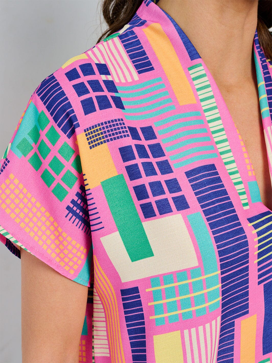 WOMEN'S SHORT SLEEVE V-NECK TUNIC MULTI PRINT BLOUSE