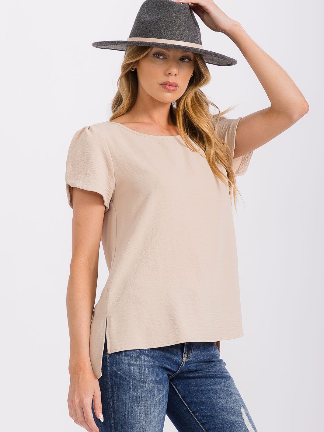WOMEN'S SHORT DETAILED SLEEVE HIGH-LOW SOLID BLOUSE