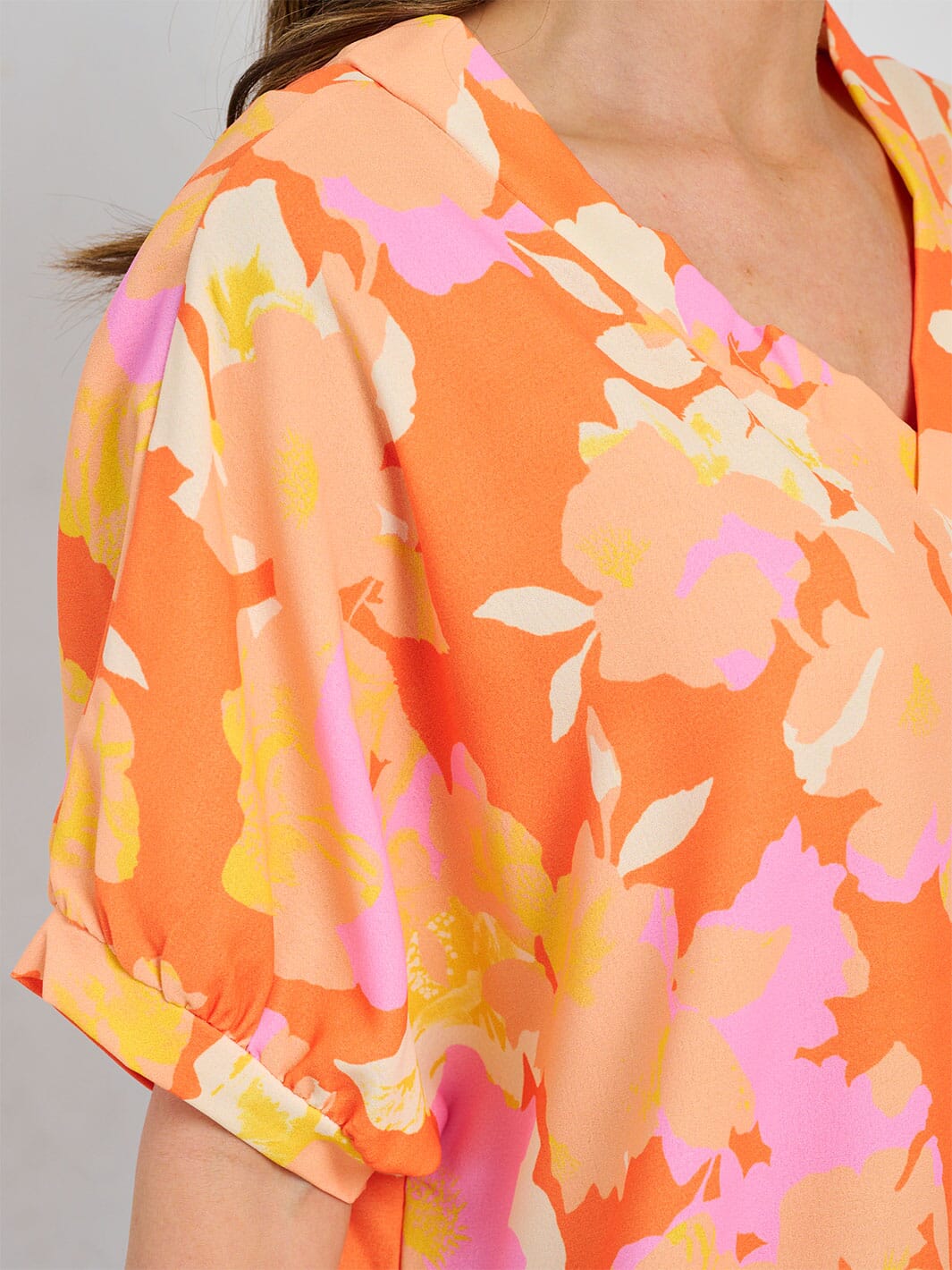 WOMEN'S SHORT SLEEVE V-NECK TUNIC FLORAL BLOUSE