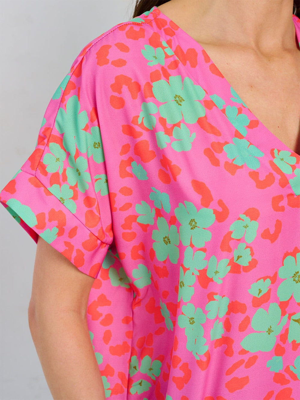 WOMEN'S SHORT SLEEVE V-NECK TUNIC FLORAL BLOUSE