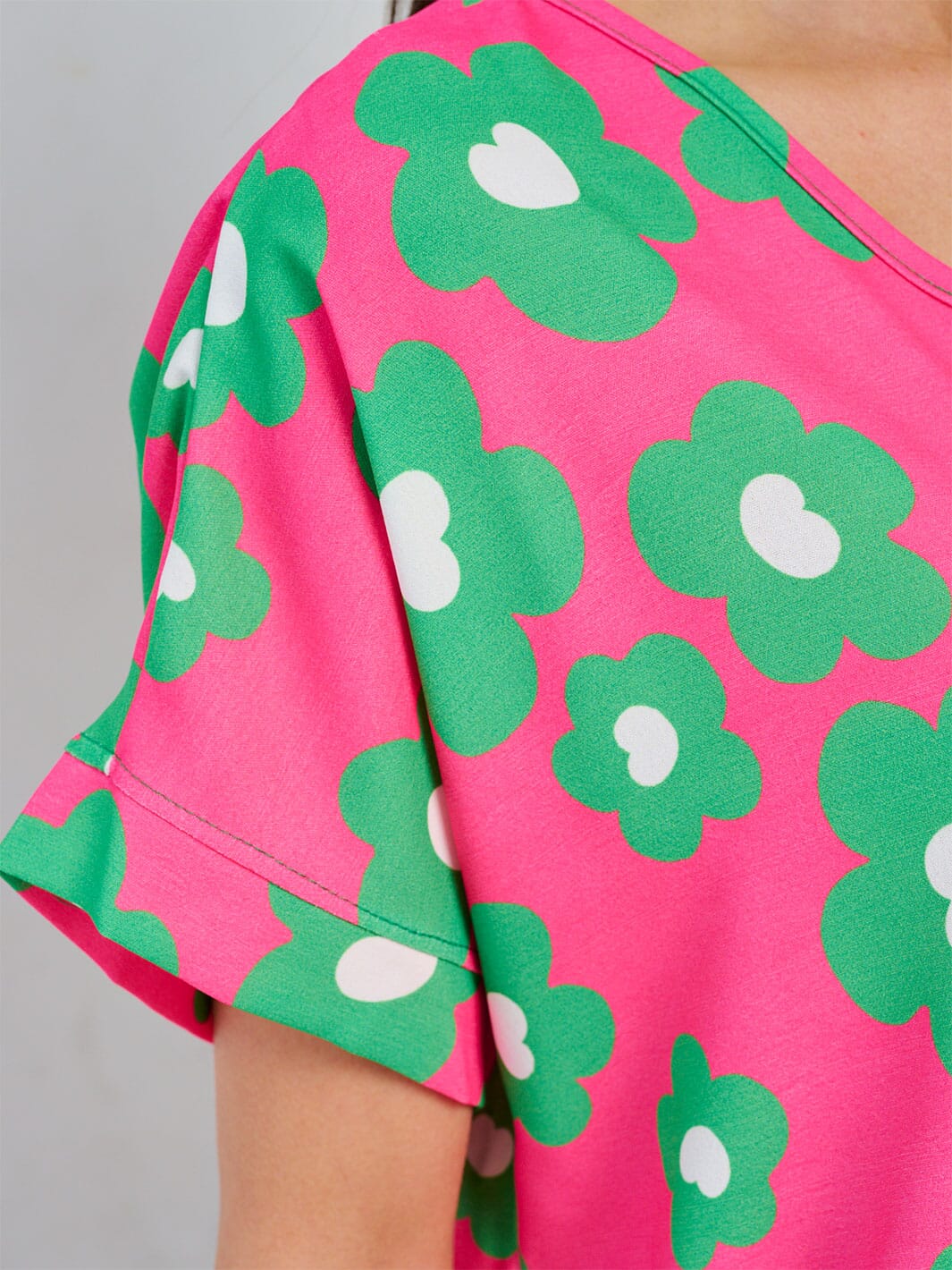 WOMEN'S SHORT SLEEVE V-NECK TUNIC FLORAL BLOUSE