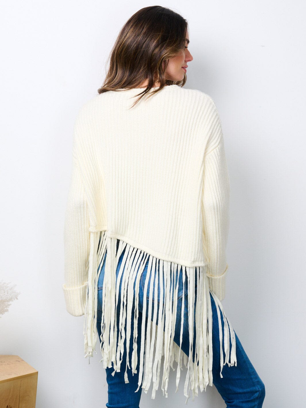 WOMEN'S SWEATER