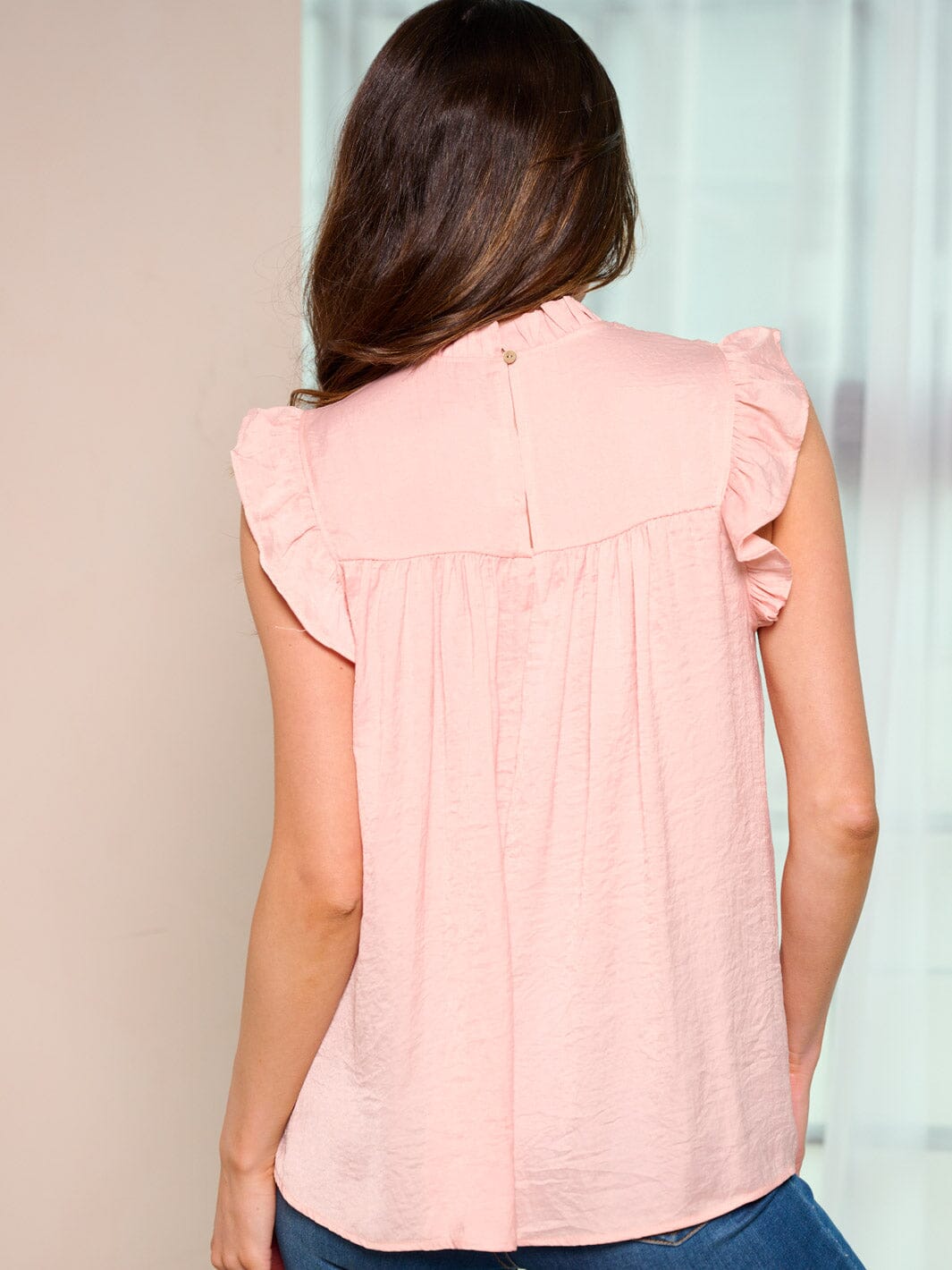 WOMEN'S SLEEVELESS RUCHED MOCK NECK BLOUSE TOP