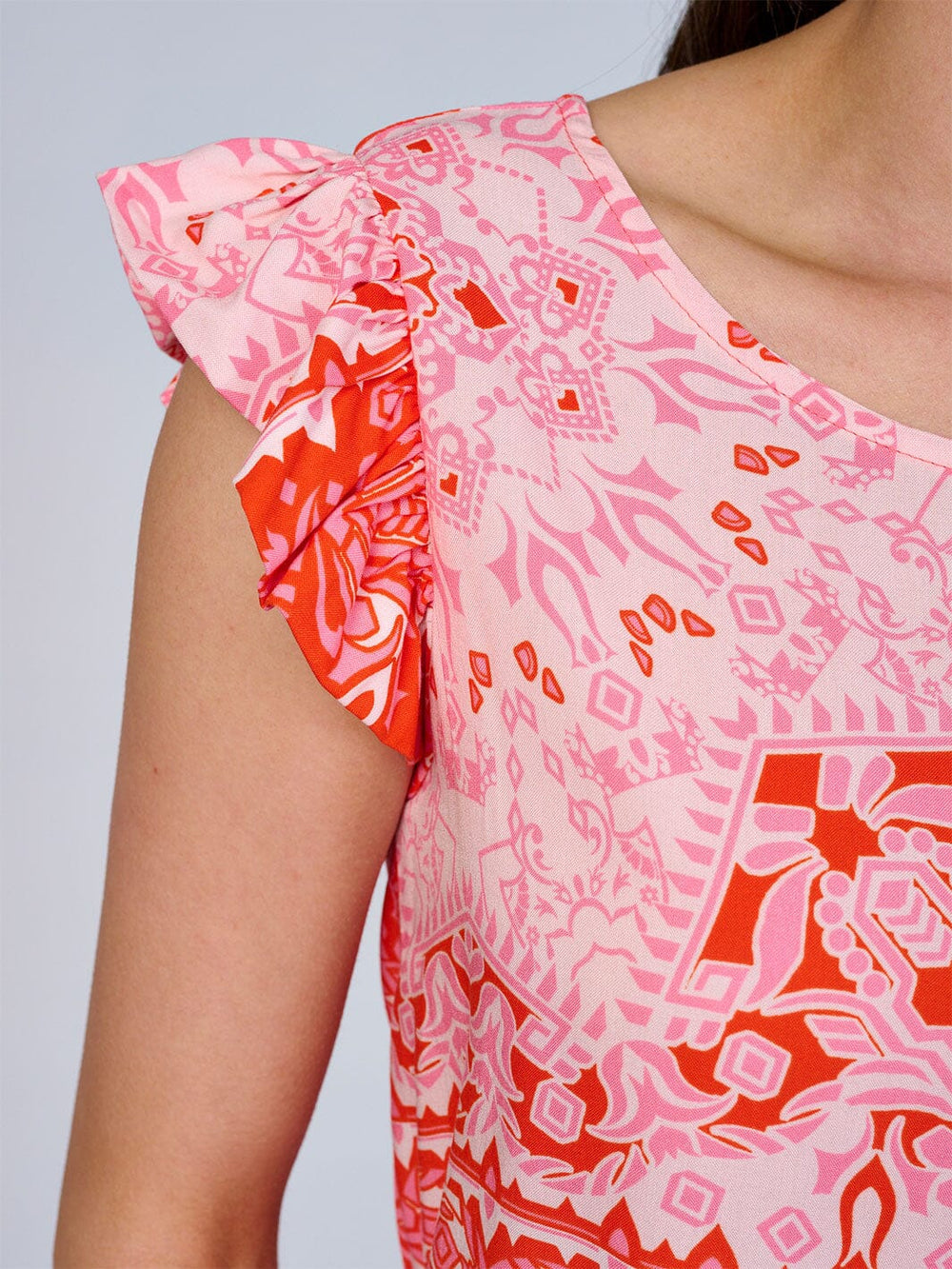 WOMEN'S RUFFLE SLEEVES LOOSE FIT FLORAL BLOUSE