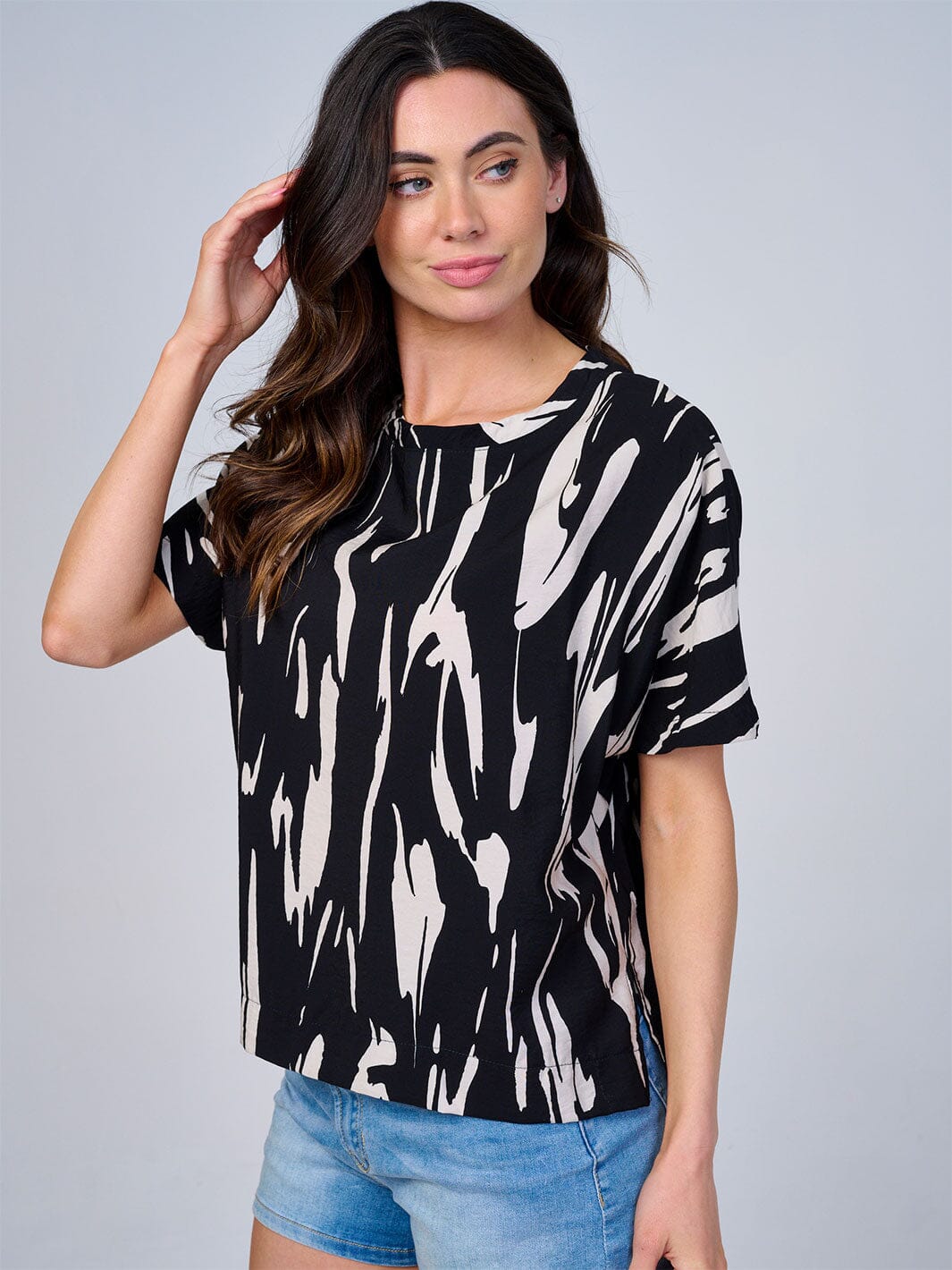 WOMEN'S SHORT SLEEVE COLORBLOCK PRINT BLOUSE