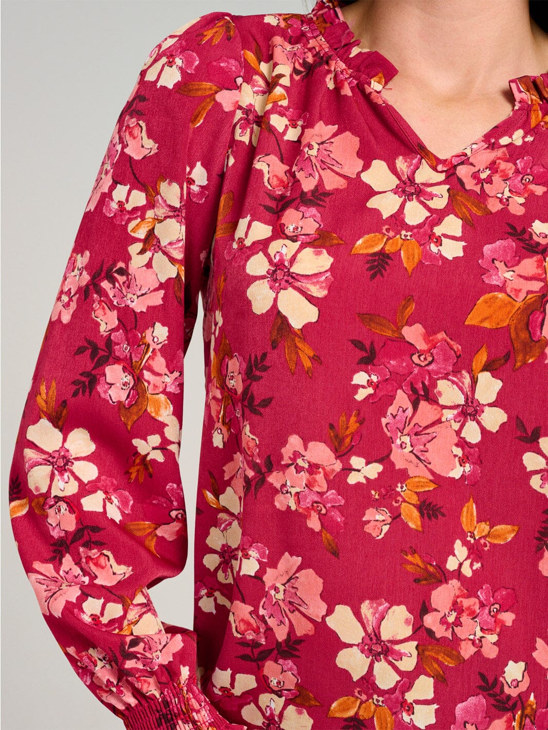 WOMEN'S LONG SLEEVE V-NECK RUFFLE HIGH-LOW FLORAL BLOUSE