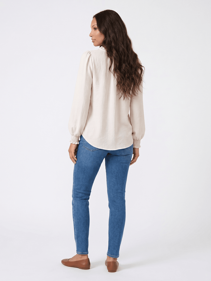 WOMEN'S LONG SLEEVE RUFFLE V-NECK BLOUSE