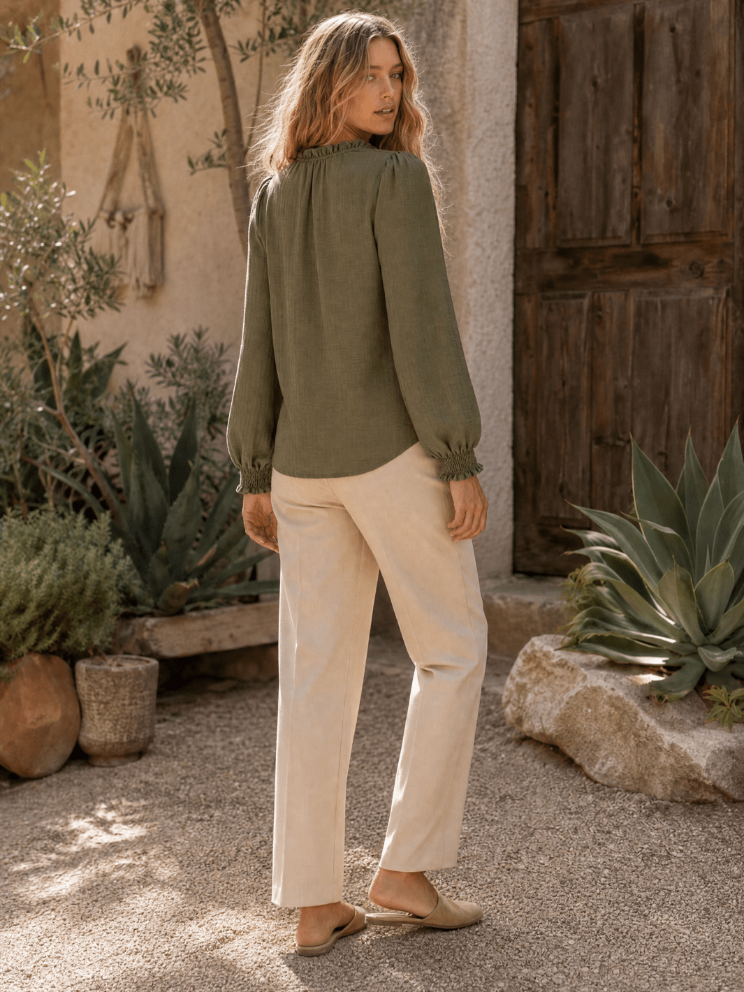 WOMEN'S LONG SLEEVE RUFFLE V-NECK BLOUSE