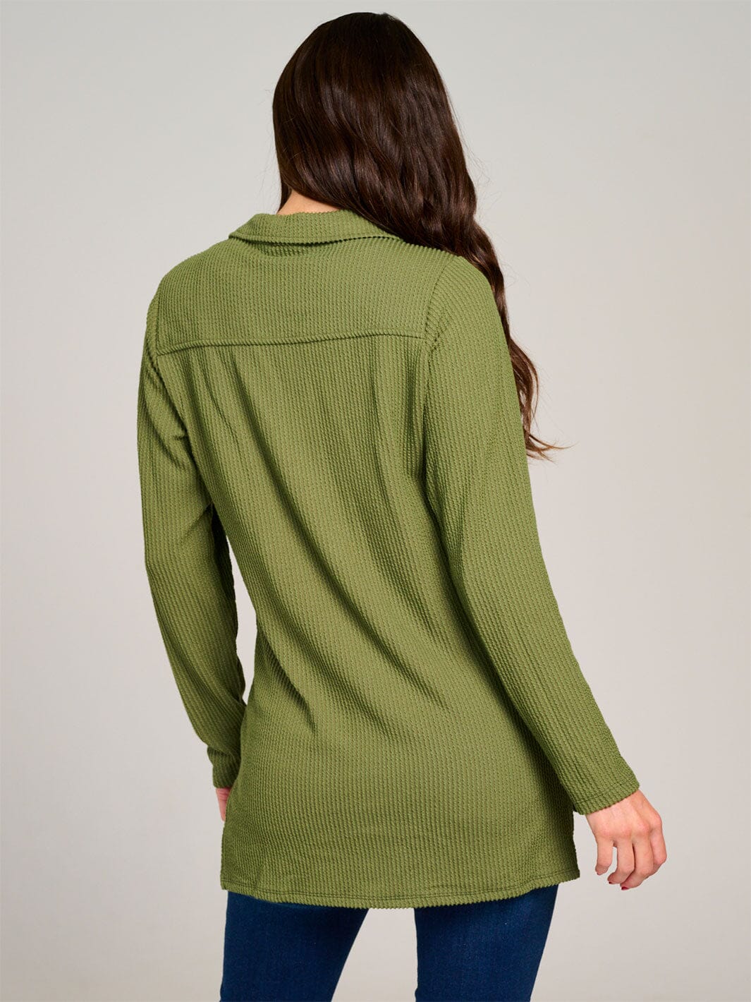 WOMEN'S LONG SLEEVE BUTTON CLOSURE FRONT POCKET RIBBED TOP