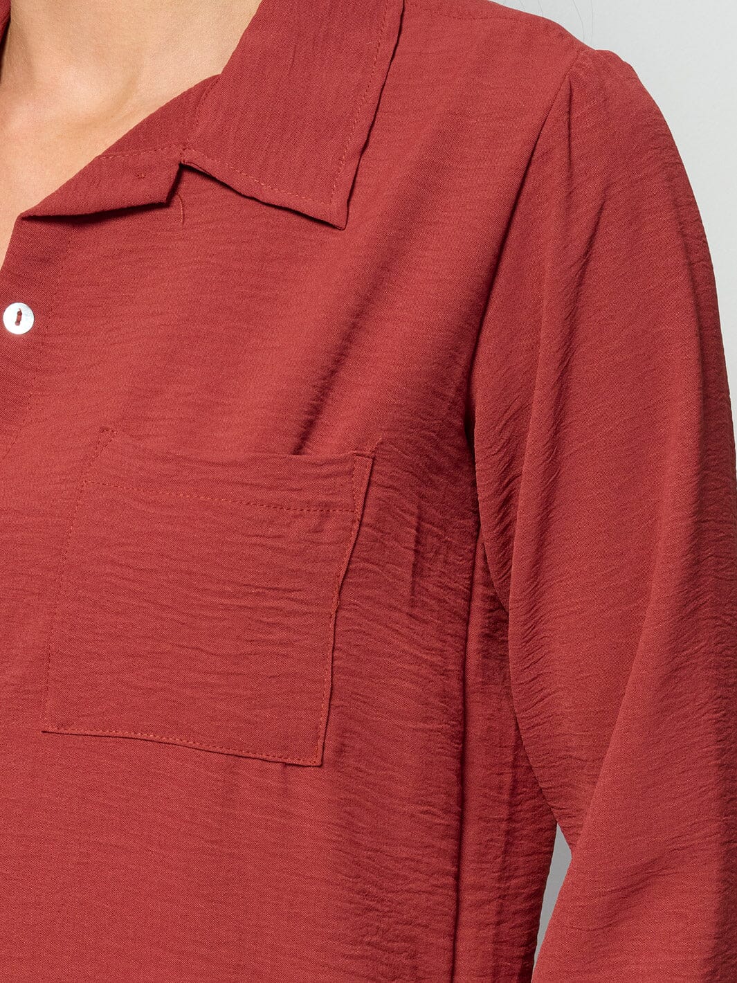 WOMEN'S LONG SLEEVE BUTTON UP FRONT POCKET BLOUSE TOP