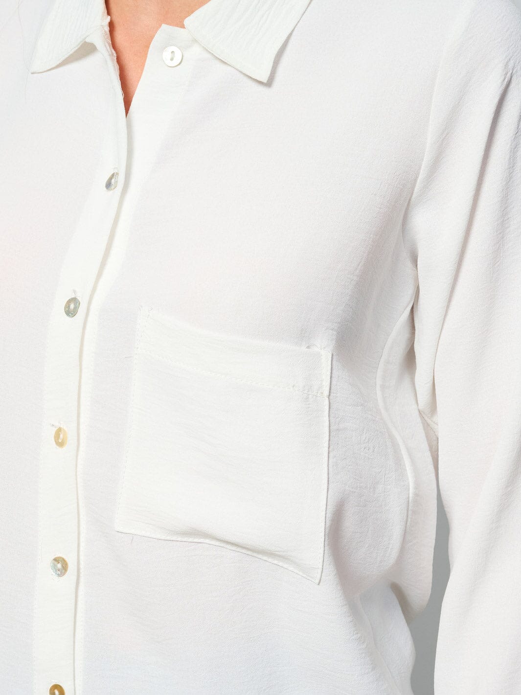 WOMEN'S LONG SLEEVE BUTTON UP FRONT POCKET BLOUSE TOP