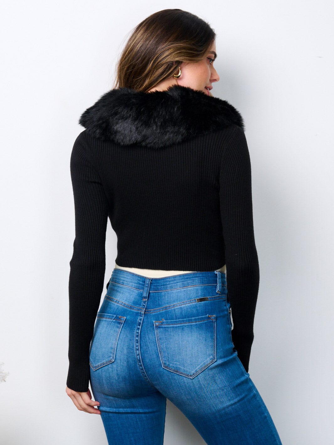 WOMEN'S LONG SLEEVE FUR COLLARD RIB CROP TOP