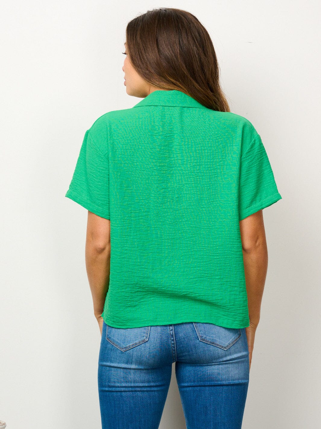 WOMEN'S SHORT SLEEVE BUTTON UP FRONT POCKET TOP