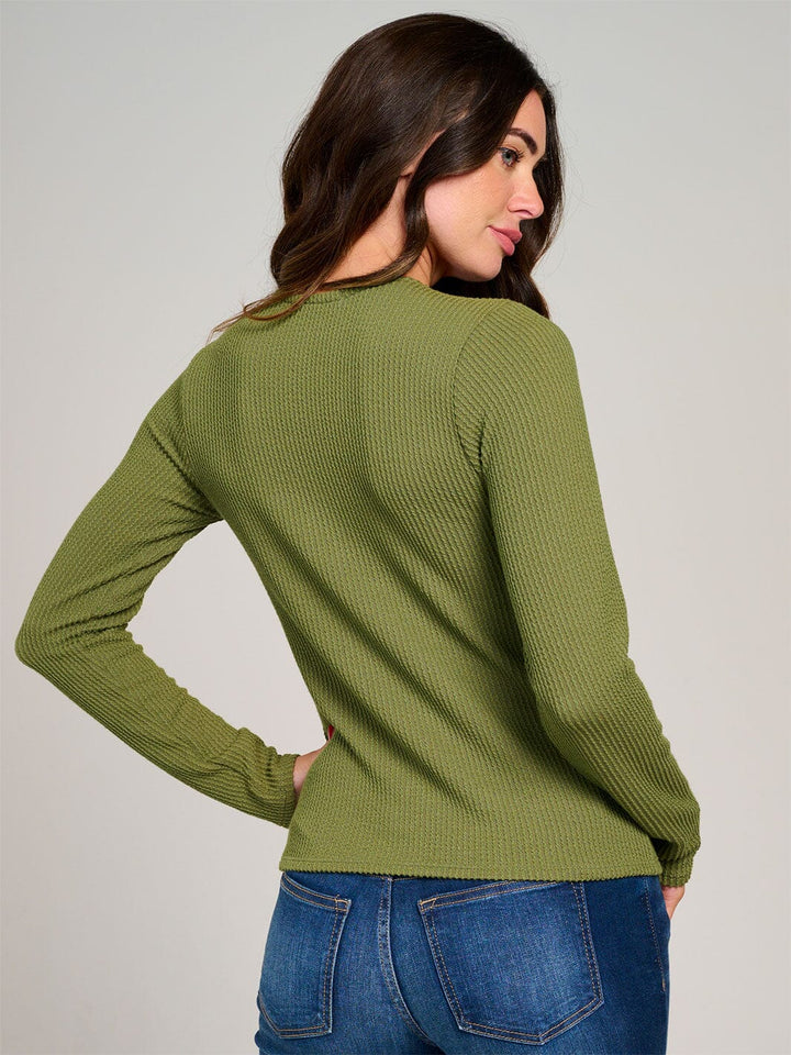 WOMEN'S LONG SLEEVE BUTTON CLOSURE RIBBED TOP