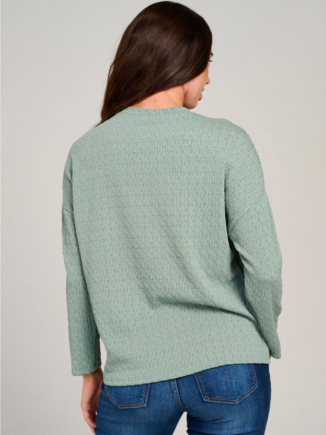 WOMEN'S LONG SLEEVE FRONT POCKET DETAILED BLOUSE