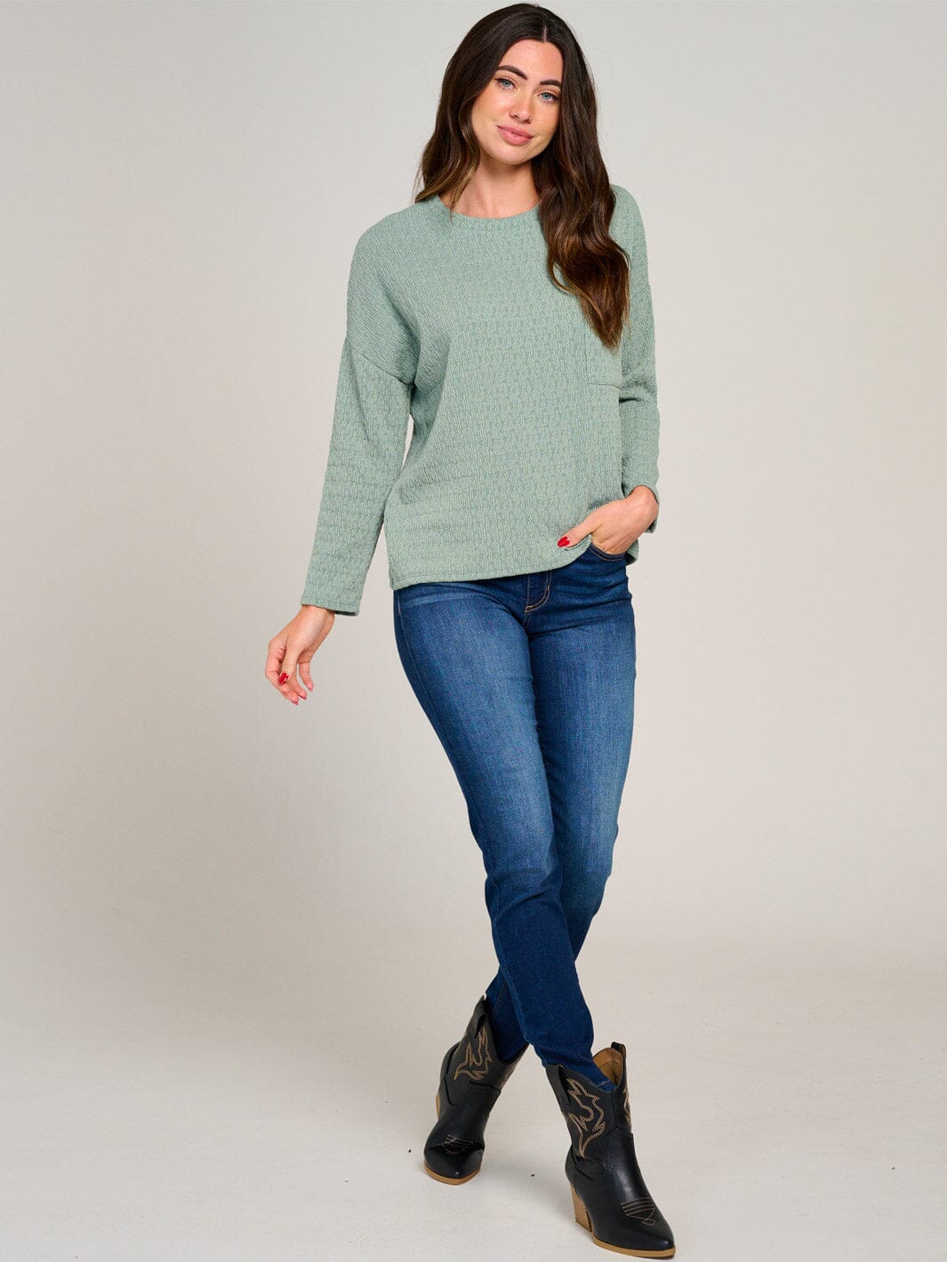 WOMEN'S LONG SLEEVE FRONT POCKET DETAILED BLOUSE