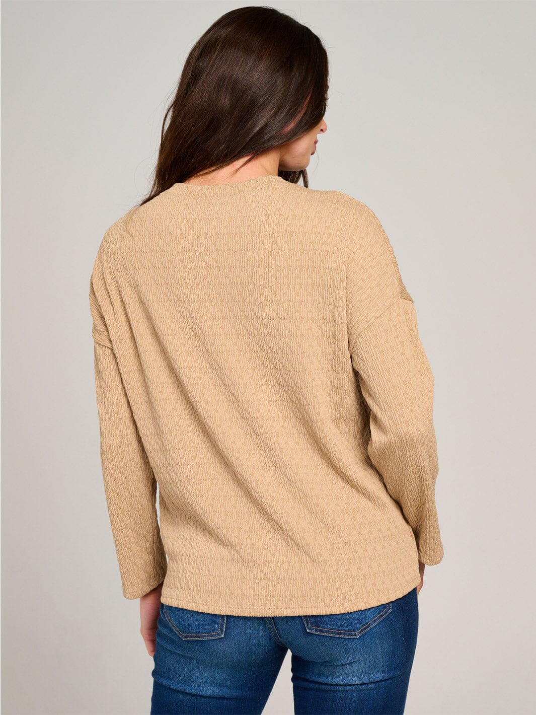 WOMEN'S LONG SLEEVE FRONT POCKET DETAILED BLOUSE