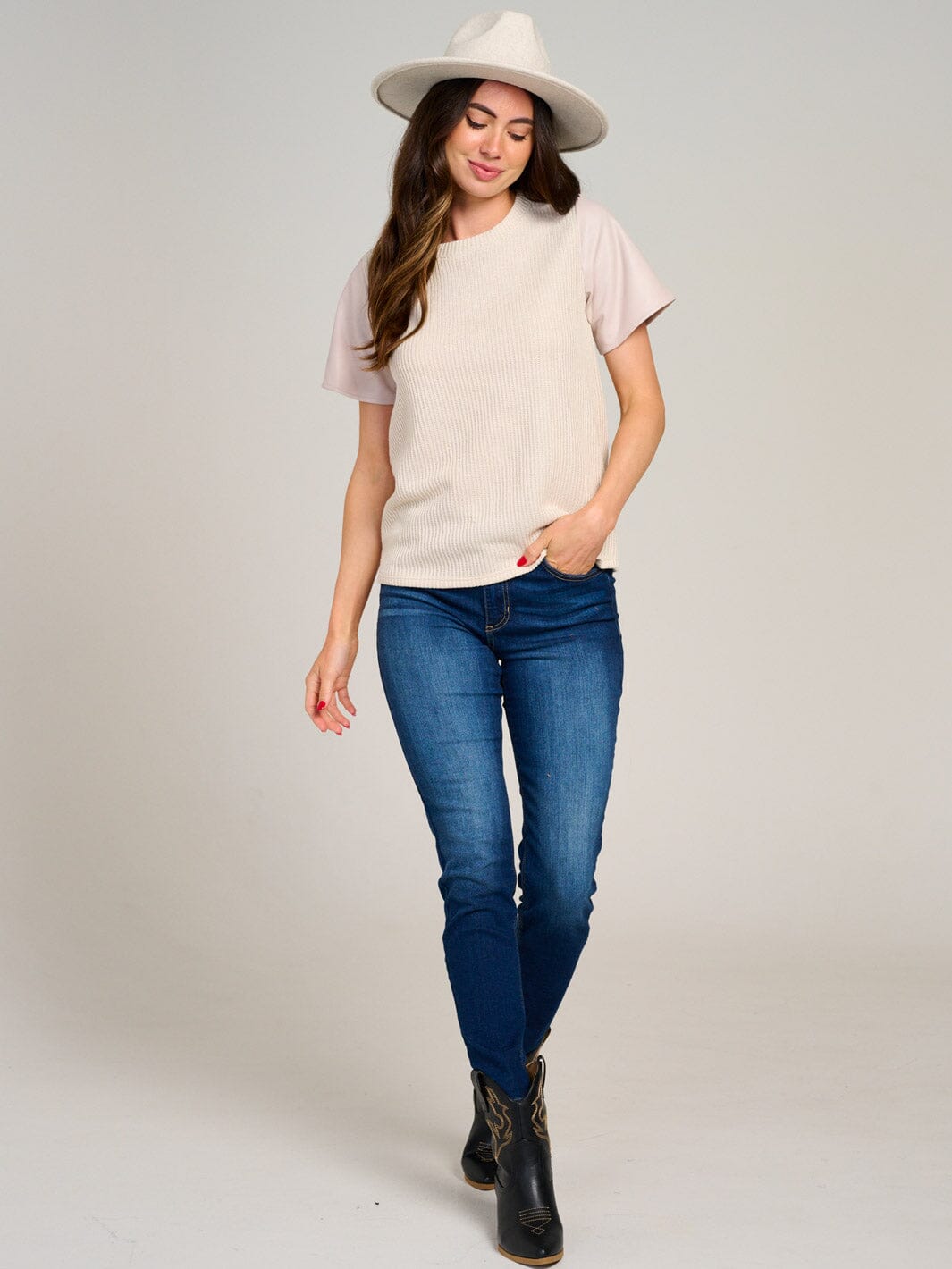 WOMEN'S SHORT SLEEVE KNIT CONTRAST PU PLEATHER BLOUSE