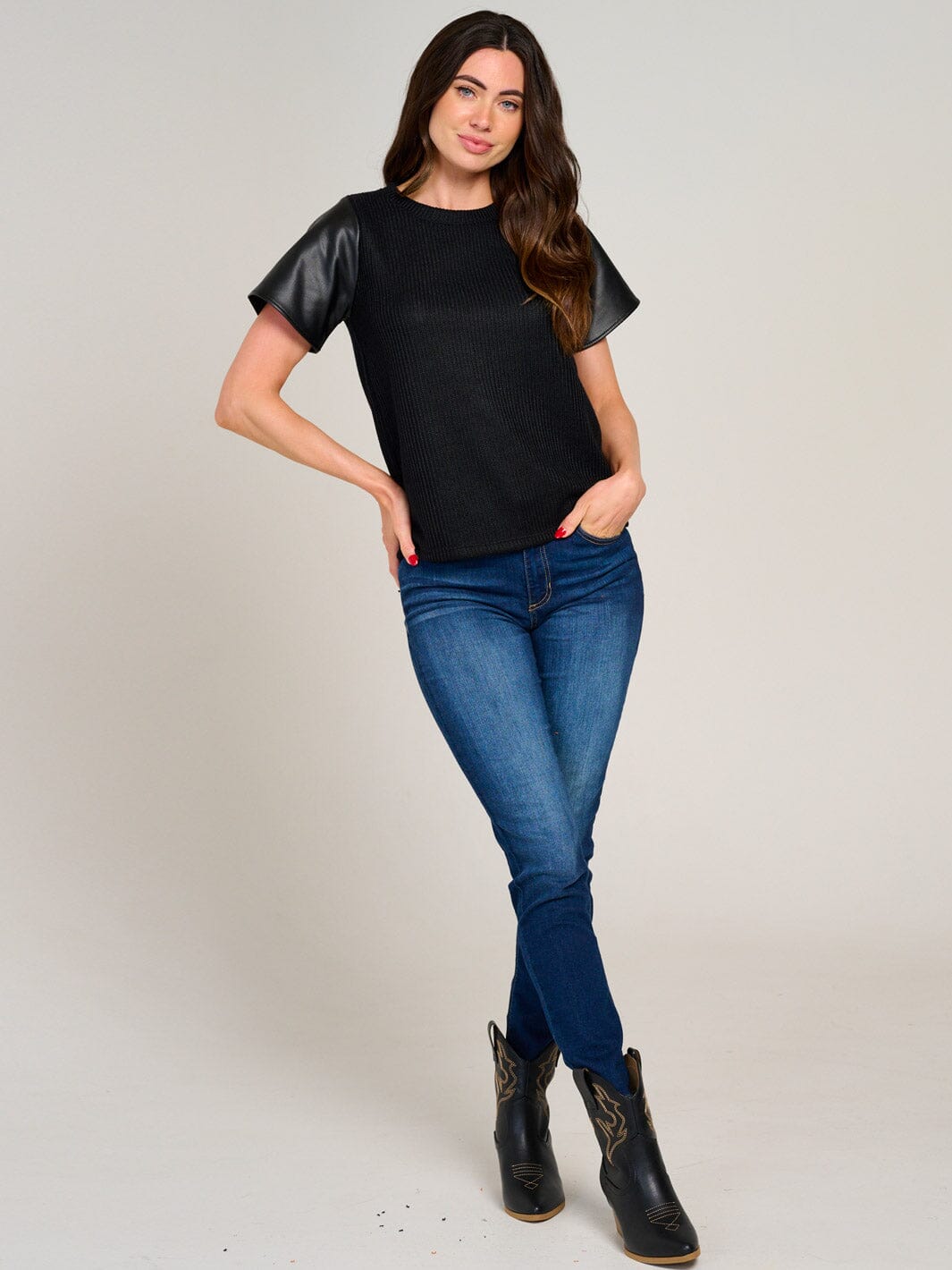 WOMEN'S SHORT SLEEVE KNIT CONTRAST PU PLEATHER BLOUSE