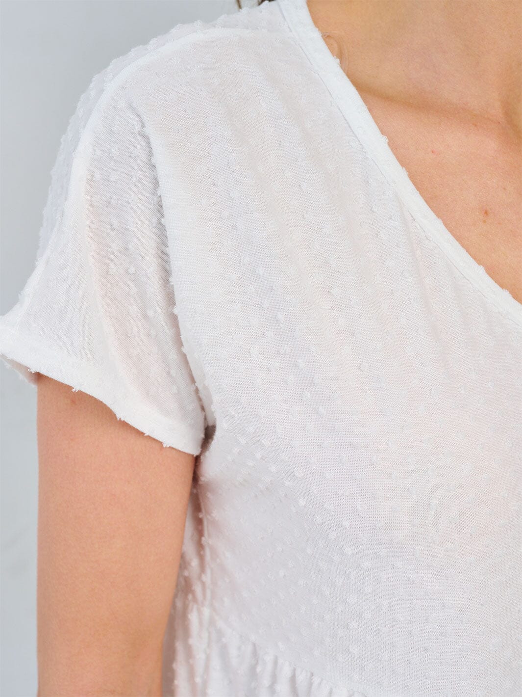 WOMEN'S SHORT SLEEVE V-NECK TUNIC TIERED SWISS DETAILED BLOUSE