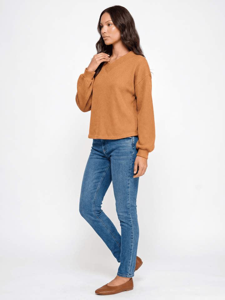 WOMEN'S LONG PUFF SLEEVE V-NECK RIBBED BLOUSE