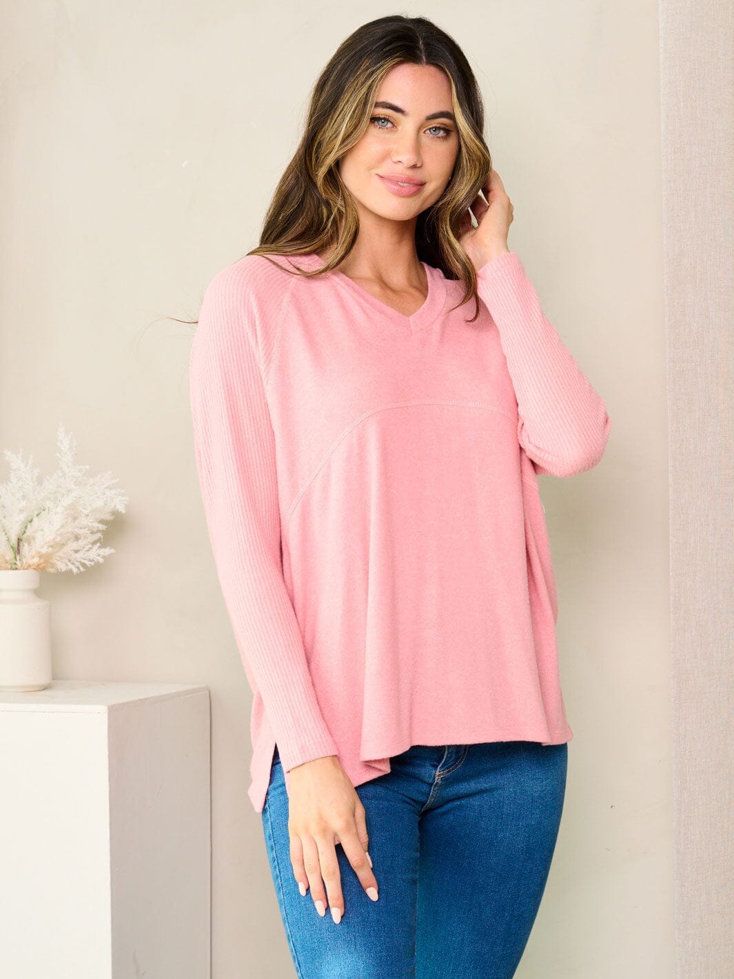 WOMEN'S LONG SLEEVE V-NECK SOLID TOP