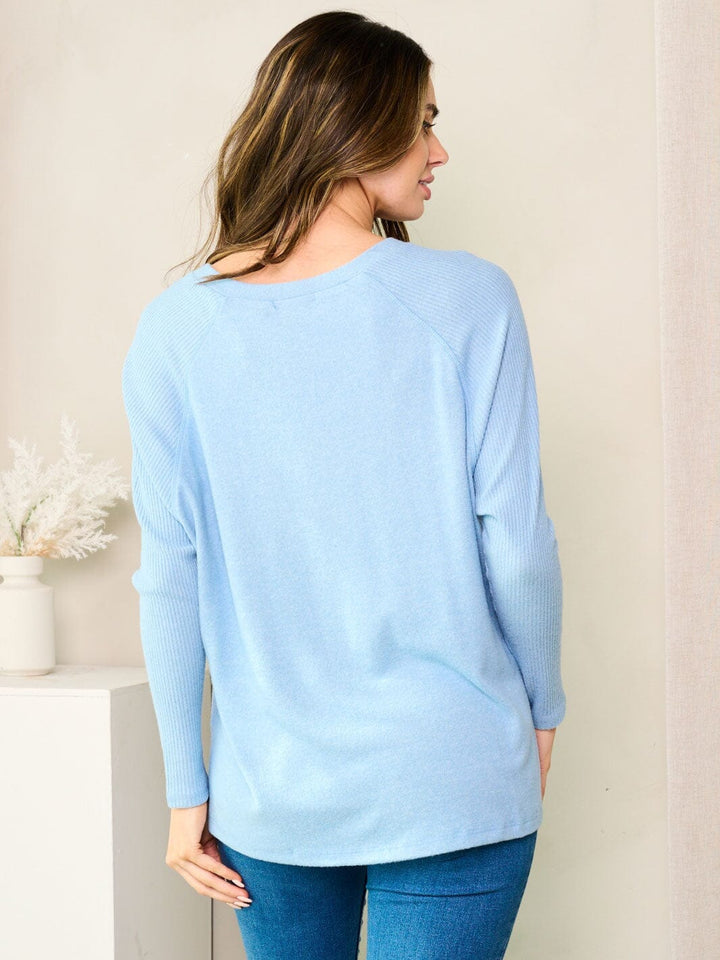 WOMEN'S LONG SLEEVE V-NECK SOLID TOP