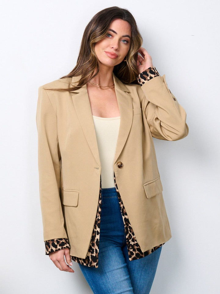 WOMEN'S LONG SLEEVE BUTTON CLOSURE ANIMAL PRINT DETAILED BLAZER