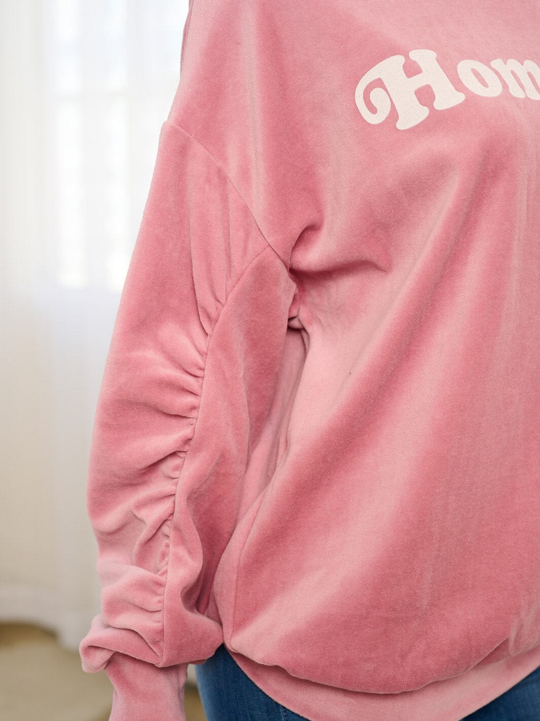 WOMEN'S LONG RUCHED SLEEVE PULLOVER GRAPHIC SWEATER