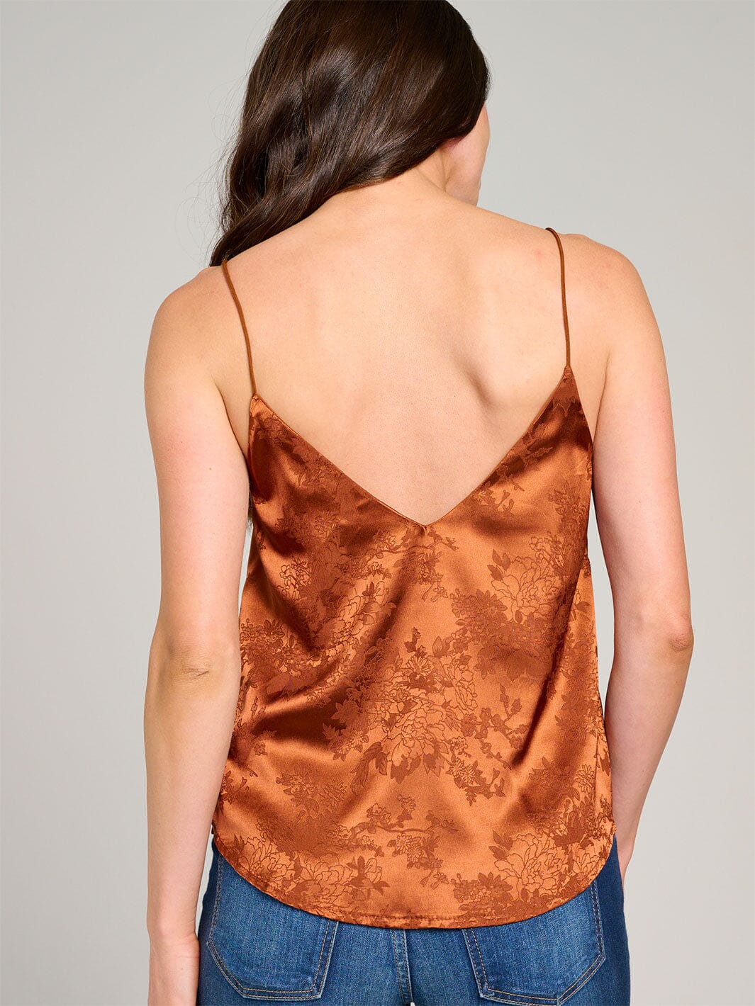 WOMEN'S SLEEVELESS V-NECK DETAILED TANK TOP