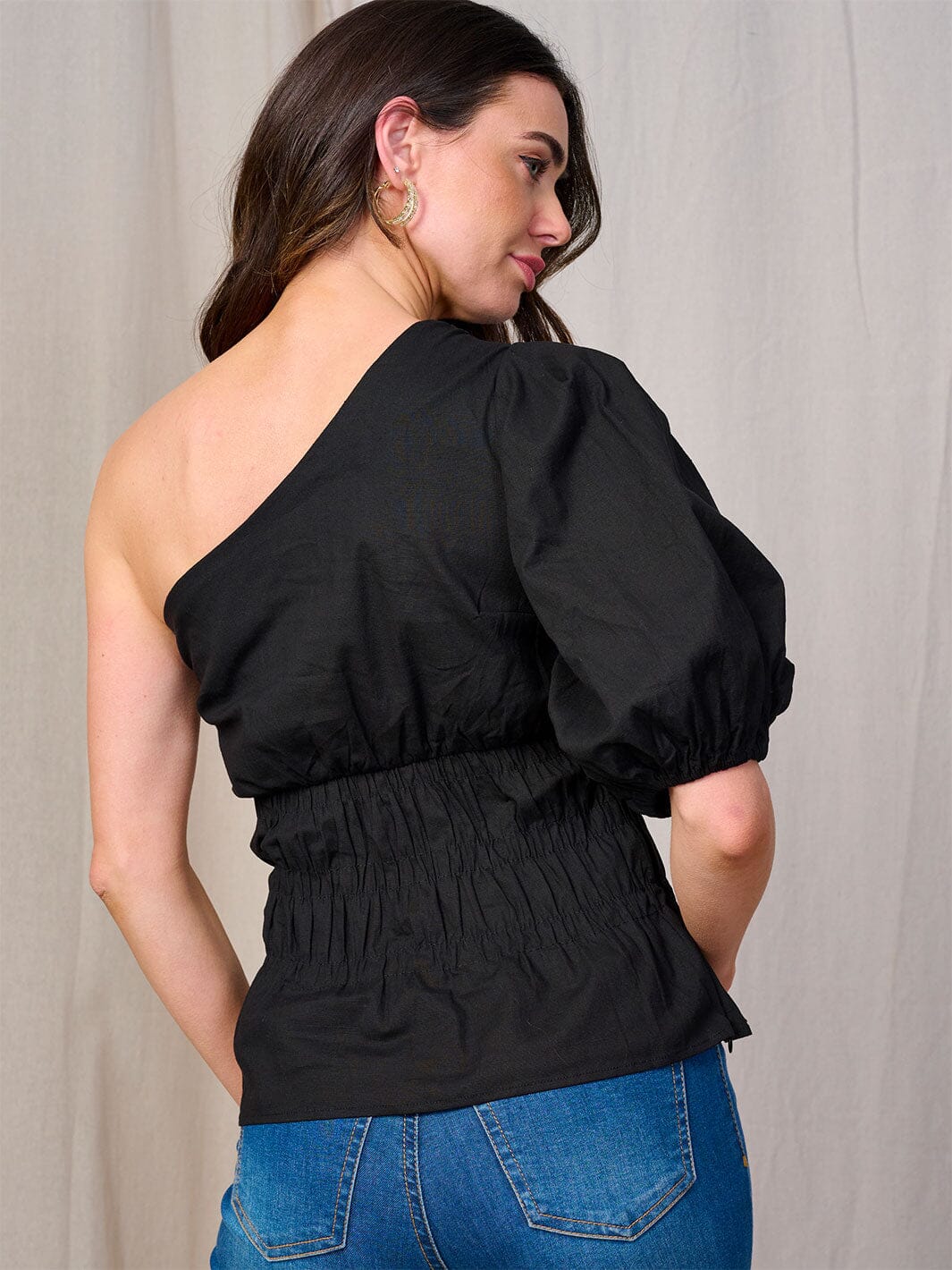 WOMEN'S ONE SHOULDER SMOCK WAIST TOP