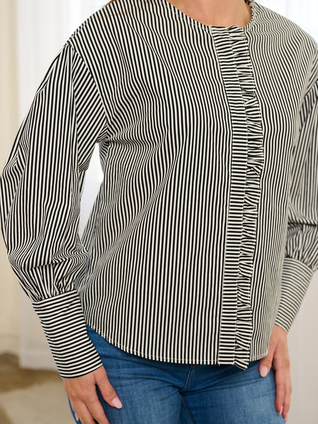 WOMEN'S LONG SLEEVE BUTTON CLOSURE RUFFLE STRIPES BLOSUE TOP